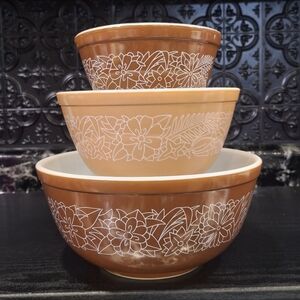 Vintage Pyrex Woodland Nesting Bowl Set Of 3, 1970s Mixing Bowls
